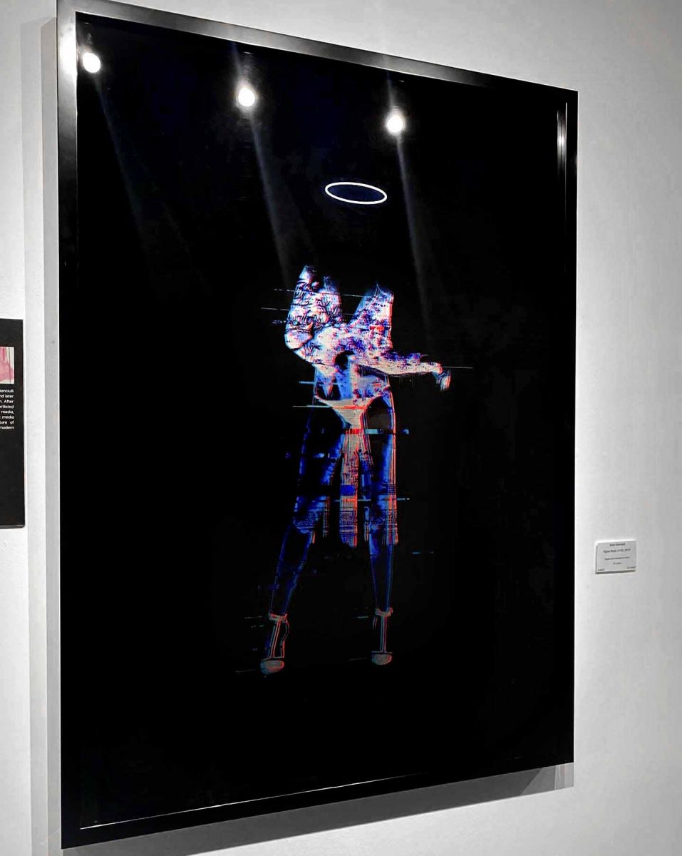 Stampa diretta a altissima risoluzione su plexiglas con effetto specchiato metallico per Sofia Cianciulli.